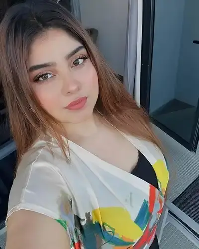 Savar Kundla Escort